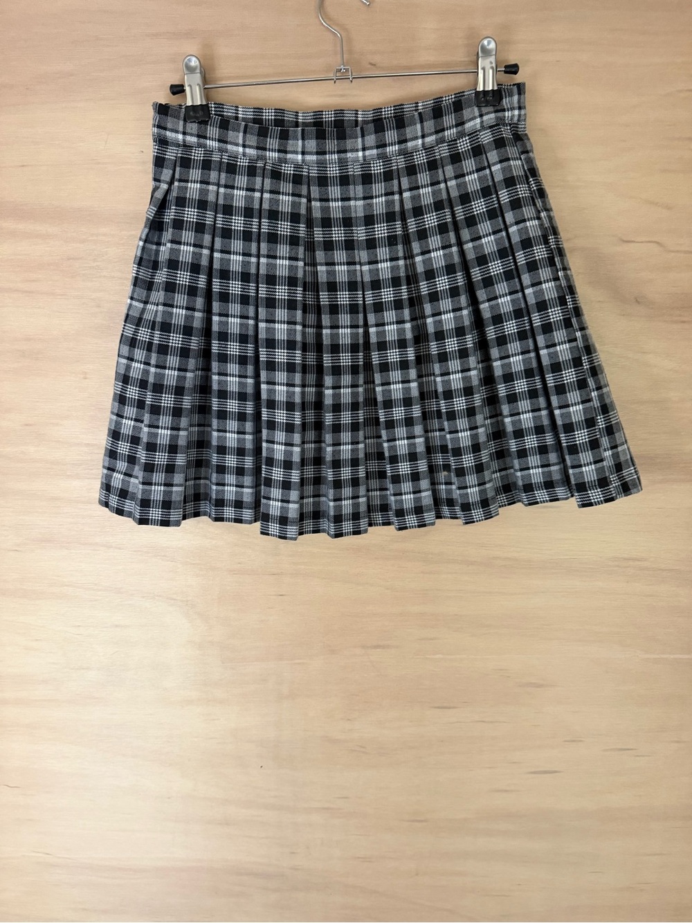 Cali 1850 Pleated Black and Gray Plaid Mini Skirt Size small preppy academia